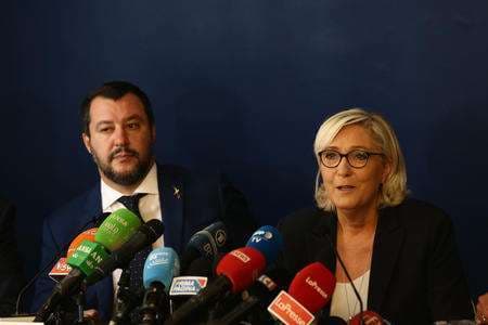 Salvini e Le Pen rompono con i neonazisti tedeschi: “Mai più con l’Adf se non condanna le SS”