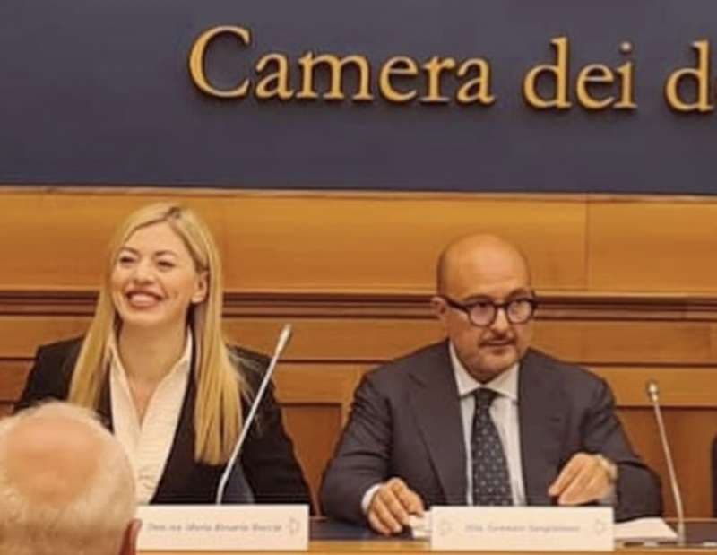 Caso-Boccia, l’imprenditrice: “Sangiuliano è sotto ricatto, io viaggiavo con lui a spese del ministero”