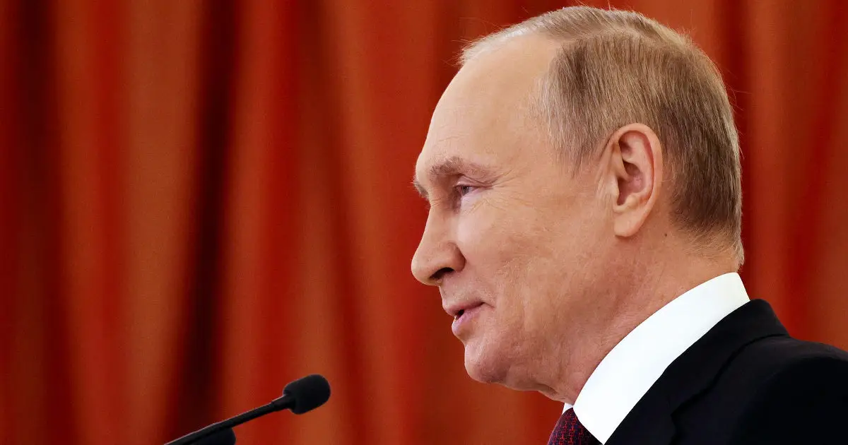 Russia, Putin compie 72 anni, intanto la Crimea viene attaccata