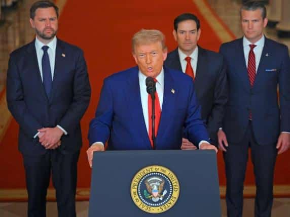 Trump rafforza la linea dura contro Mosca: “Aumentiamo la pressione per fermare la guerra”