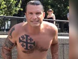 La volatilità della politica (e dei tatuaggi) nell'era dell'ipercomunicazione
