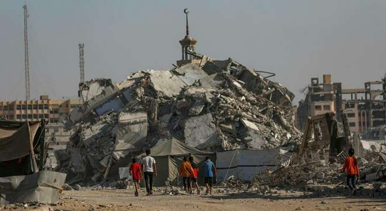 Gaza sotto nuove bombe: Israele riprende i raid, decine di morti