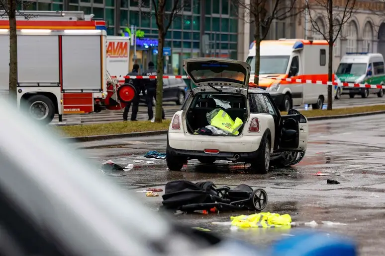 Auto sulla folla a Monaco, un morto e circa 30 feriti