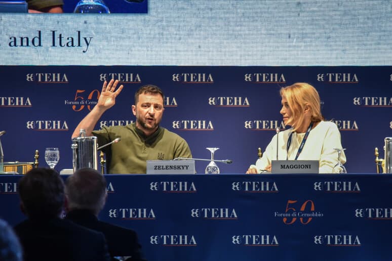 Forum Ambrosetti: Zelensky: “Sostegno dell’Italia anche nella ricostruzione”, Orbàn critica Salis