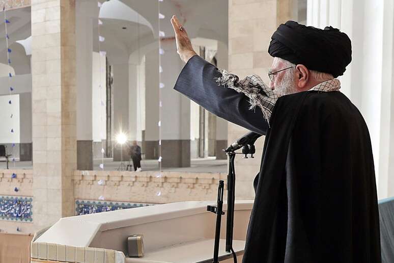 L’Iran minaccia ritorsioni contro i paesi che apriranno il loro spazio aereo a Israele