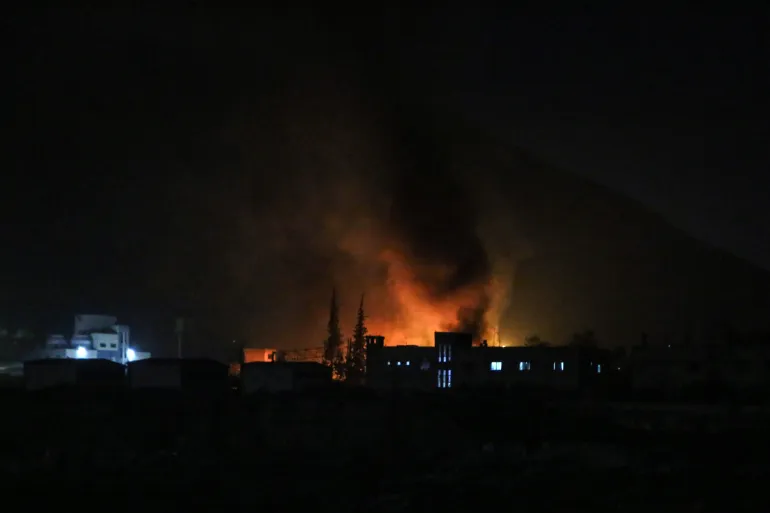 +++Israele lancia attacchi su larga scala contro la Siria, raid aerei alla periferia di Damasco +++