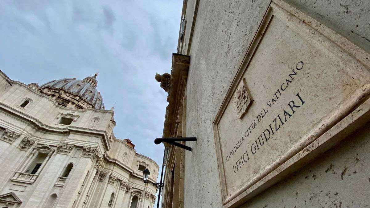 Il caso dossieraggio si allarga Oltretevere. Il pm vaticano ha aperto un’ inchiesta
