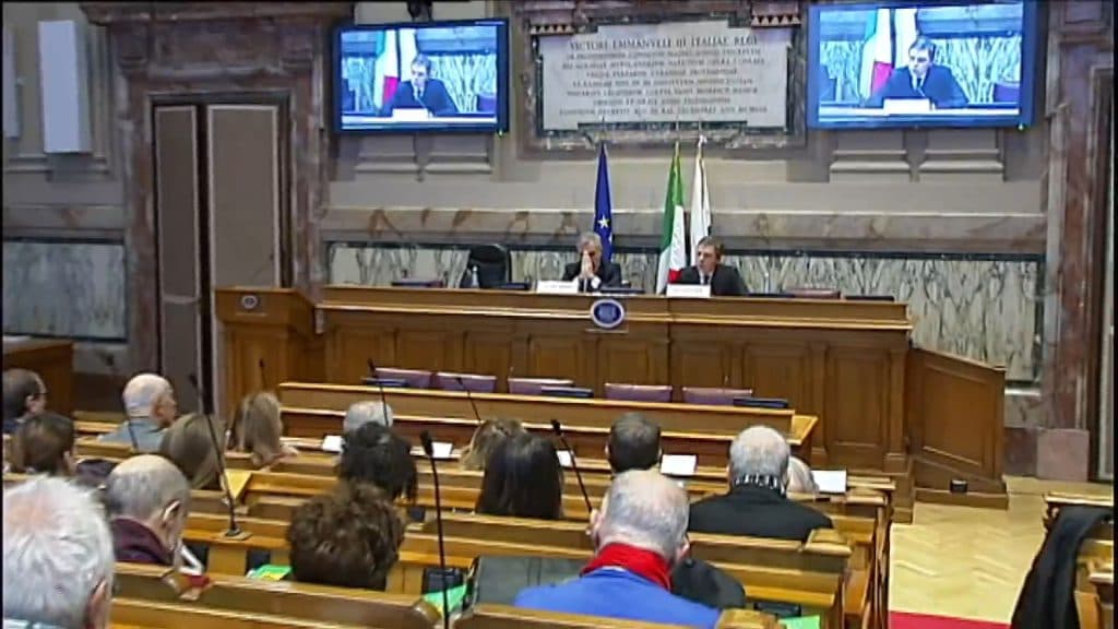 Censis, l'Italia è in un momento di stagnazione economica