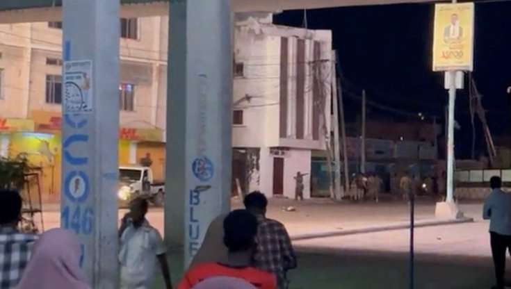 Mogadiscio, almeno 16 i morti durante un attacco rivendicato dai terroristi islamici