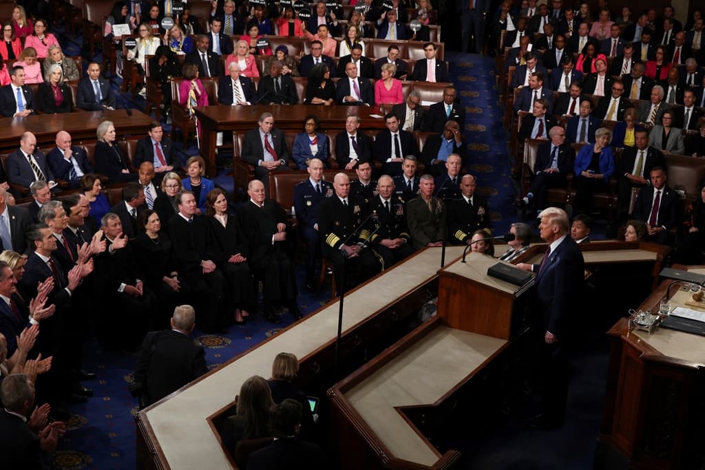 "Our country is back". Trump trasforma il discorso sullo Stato dell’Unione in uno show politico da record