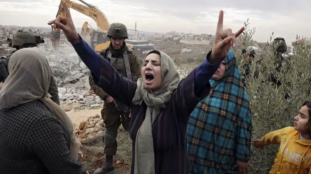 Gaza, Israele spara sulla folla radunata per gli aiuti: 47 vittime