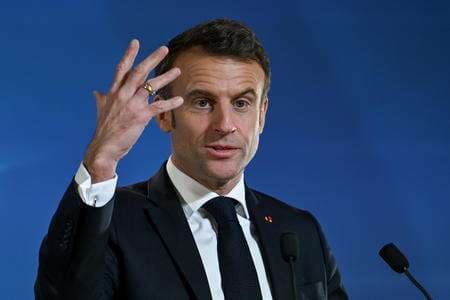 Francia, il piano di Macron all’indomani delle elezioni: “Si formi il Parlamento, il premier lo sceglierò io”