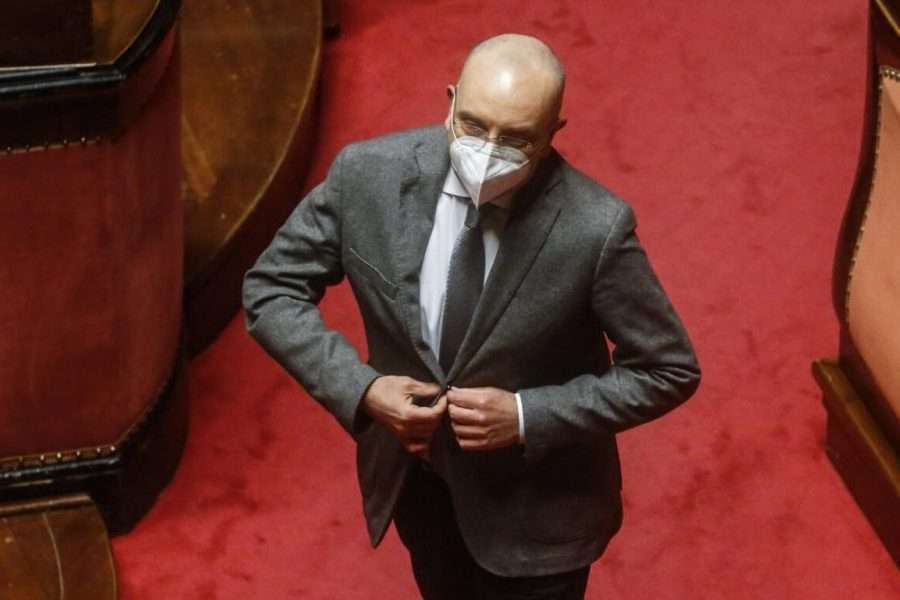 Caso Petrocelli, si sono dimessi tutti i Senatori della commissione Esteri per destituirlo dalla presidenza