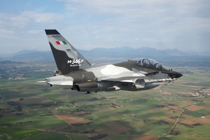 Leonardo: firmato contratto di acquisizione di 12 aerei M-346 F BLOCK20 per l'Austria