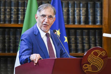 Extraprofitti, La Russa risponde a Tajani: “Non è in agenda, ma le banche profitti ne hanno avuti”