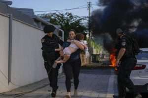 Israele, massiccio attacco ad opera di Hamas dalla Striscia di Gaza. Netanyahu: “E’ guerra”