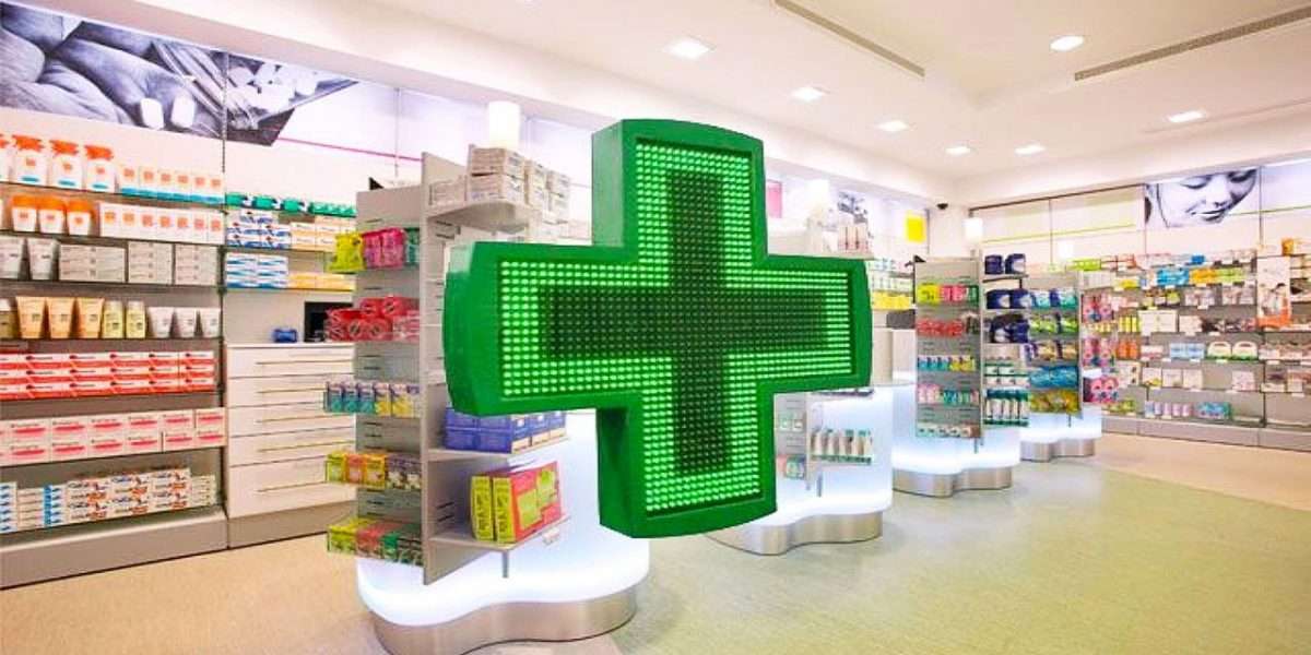 Speranza, firmato il protocollo per le vaccinazioni in Farmacia