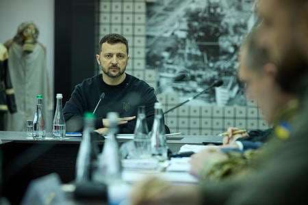Ucraina, Zelensky ha licenziato il suo capo della sicurezza tre giorni dopo l’attentato a cui è sfuggito