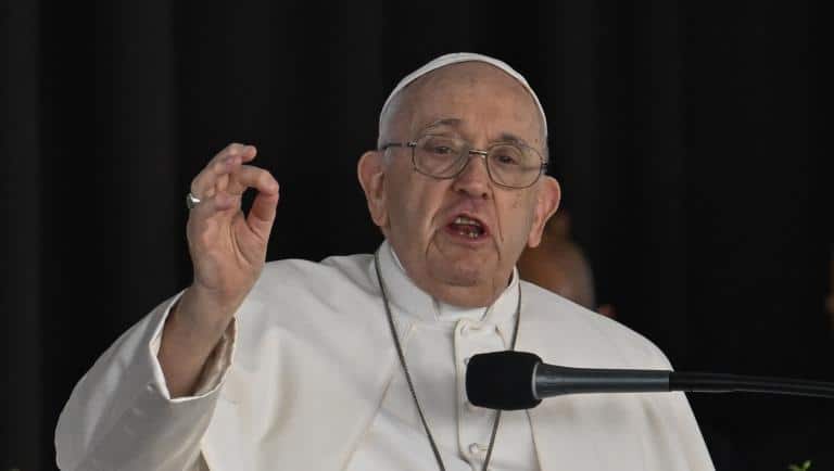 Papa Francesco: un tempo di prova vissuto con fede e speranza