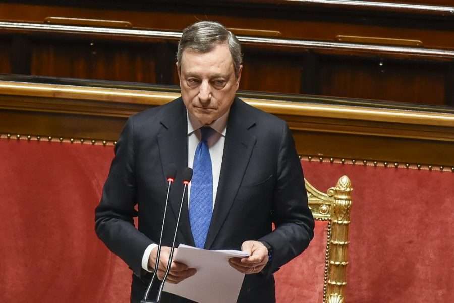 Ucraina, approvata la risoluzione per l’invio di armi e nuove sanzioni. Draghi: “L’unità è fondamentale”