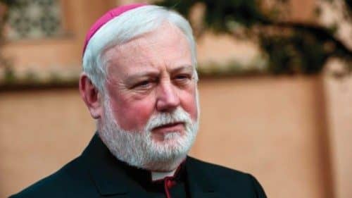 Guerra in Ucraina, si muove la diplomazia vaticana. Colloquio tra l'arcivescovo. Gallagher e Lavrov