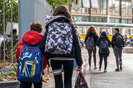 Maturità 2026, cambia l’esame: nuovo orale, commissioni ridotte e più peso al merito
