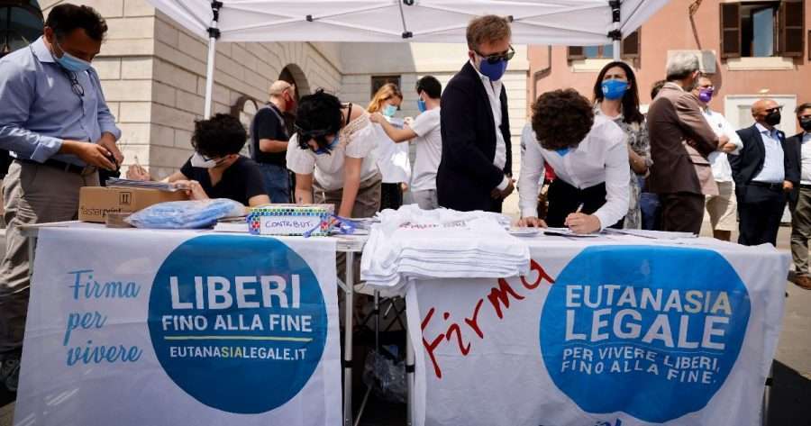 Eutanasia legale, al via la raccolta firme per il referendum