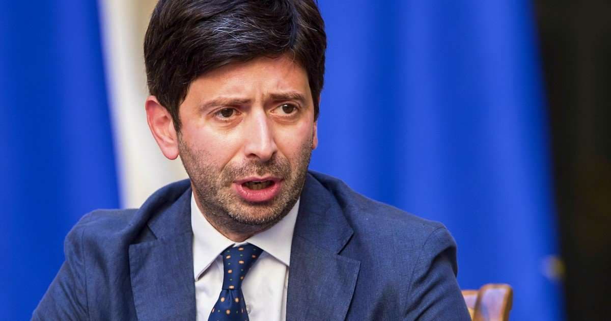 Covid, Speranza: “Vivremo un’estate diversa dai giorni odierni, sono ottimista”