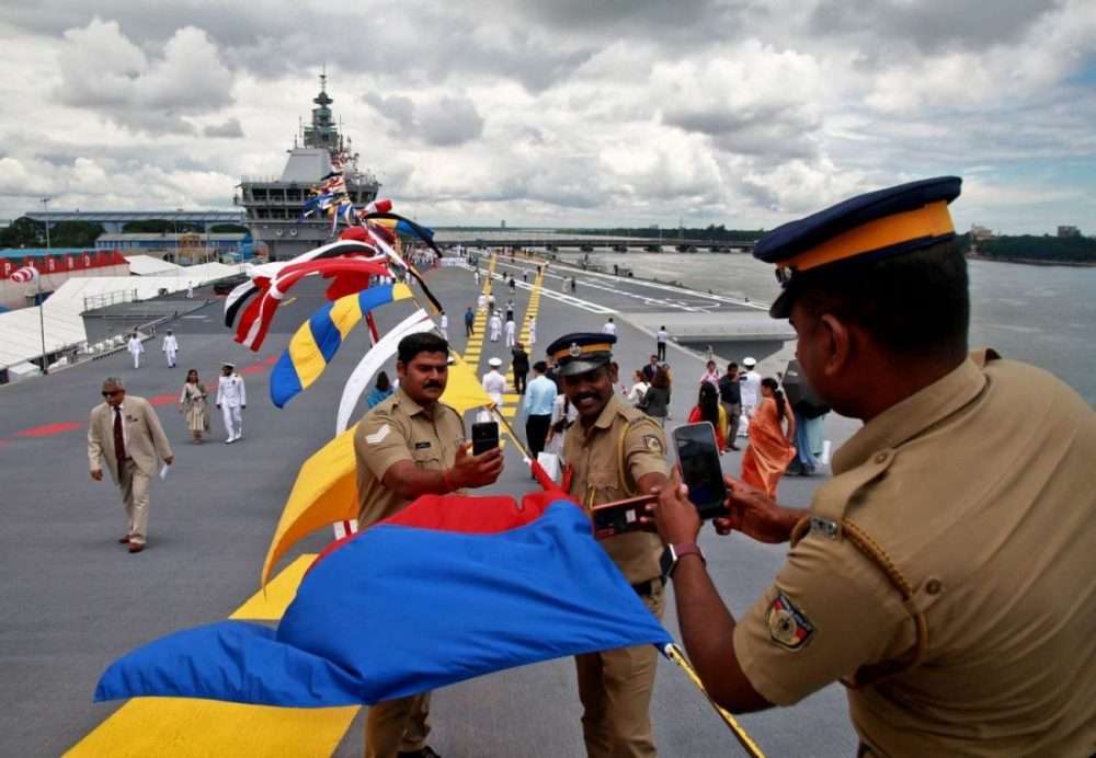 L’India ha commissionato la prima nave portaerei di fabbricazione domestica