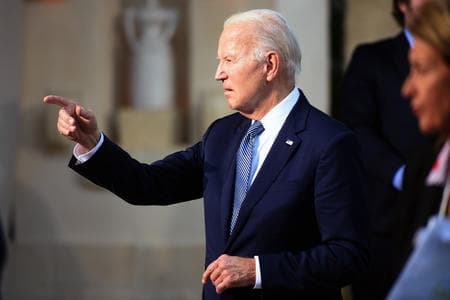 Biden non si ritira, ma chiama Zelensky “Putin” e Kamala Harris “Trump”: si incontrano Pelosi e Obama