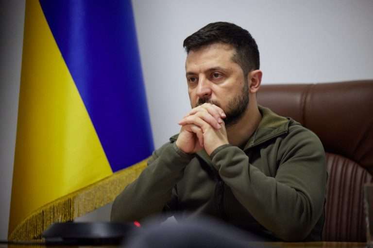 Ucraina, l'idea di concedere territori alla Russia in cambio dell'ingresso nella Nato. Zelensky si oppone