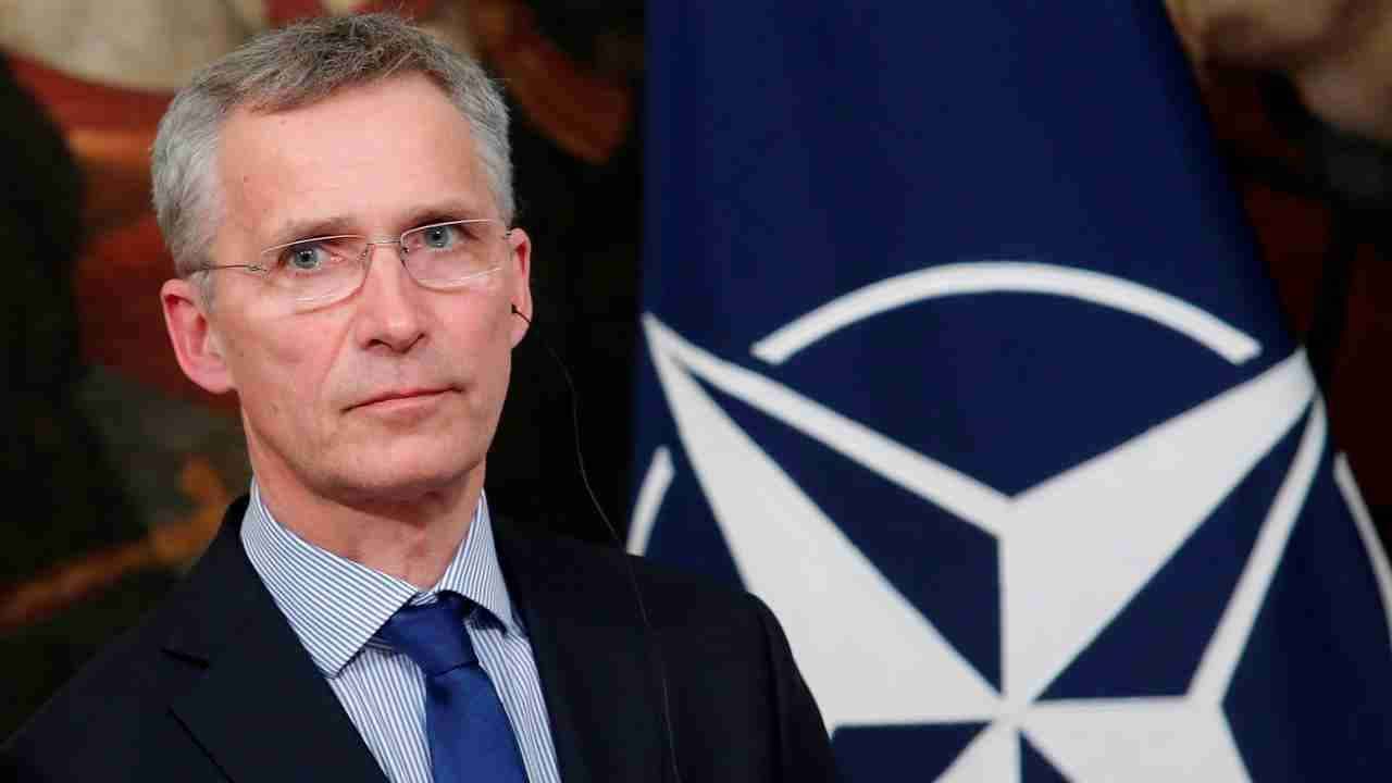 La Finlandia entrerà nella Nato, Stoltenberg: “E’ una settimana storica, l’Alleanza sarà più forte”