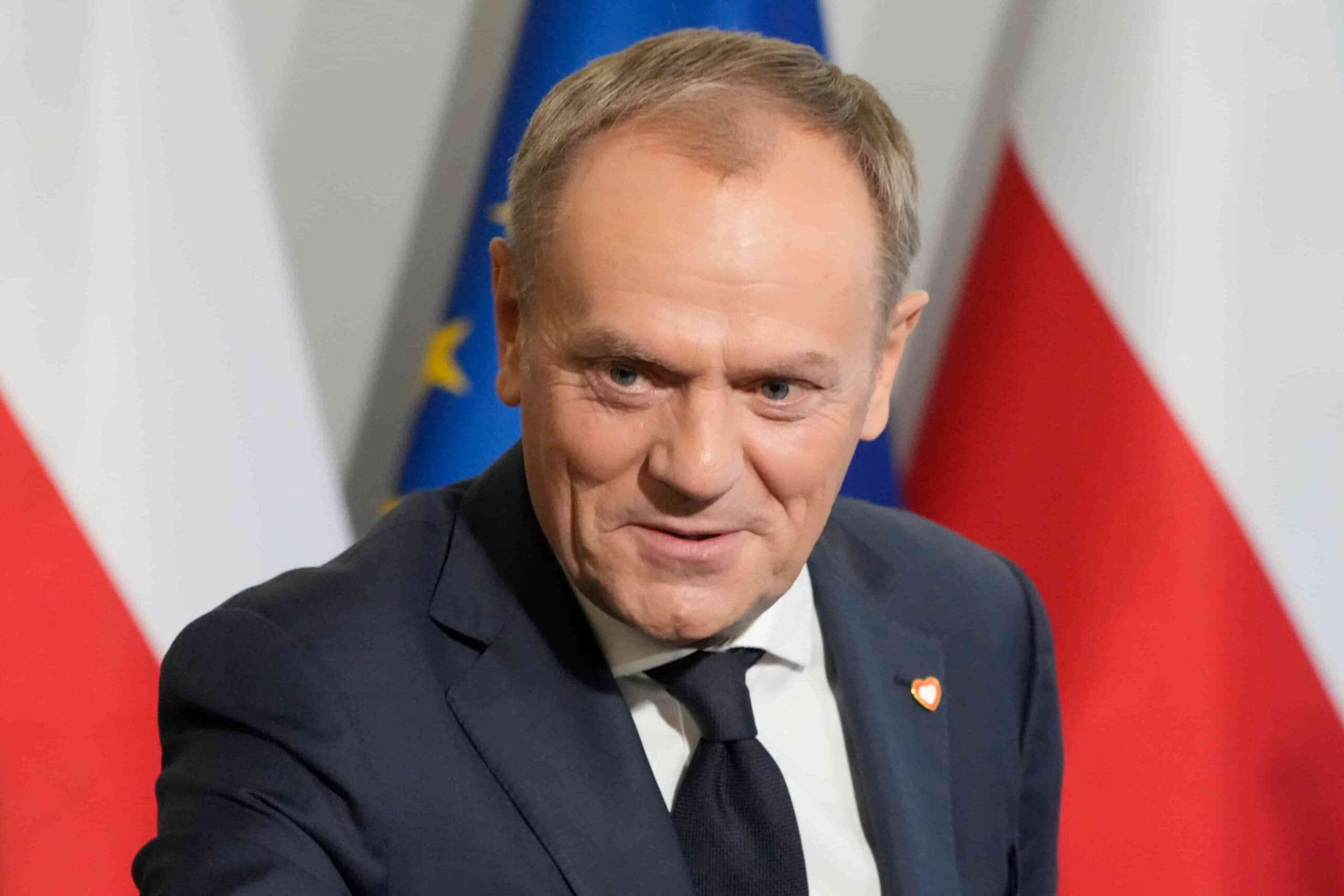 Polonia, Donald Tusk è il nuovo primo ministro: finisce il dominio del partito nazionalista durato 8 anni