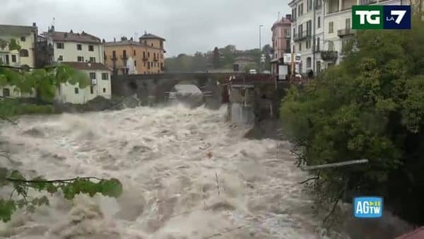 Maltempo in Piemonte, esonda il Rio Frejus: un morto