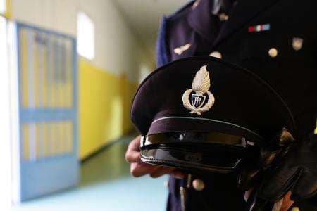 Violenza al carcere minorile Beccaria: giovani detenuti ammanettati e torturati