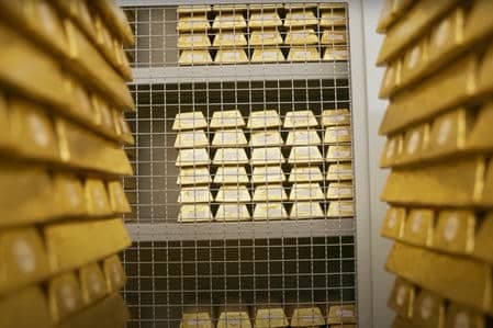 Gold Prices Tumble, Testing Investor Confidence