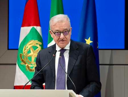 Fentanyl, Mantovano: “Attenzione al dark web e ai siti cinesi”