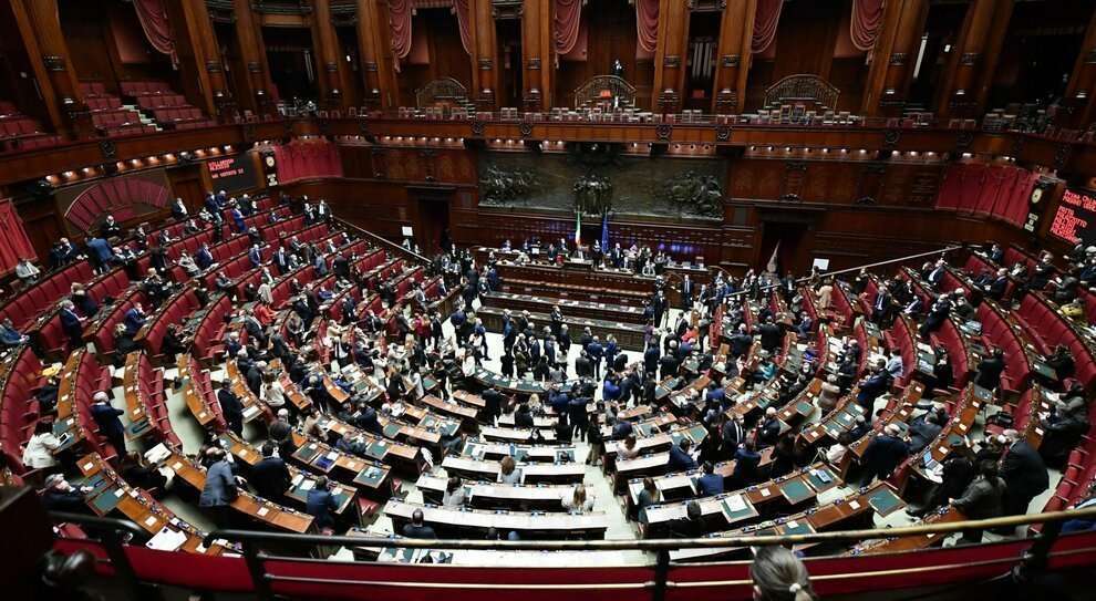 Provvedimenti a sostegno dei cittadini: Assegno Unico per i figli e DL Imprese