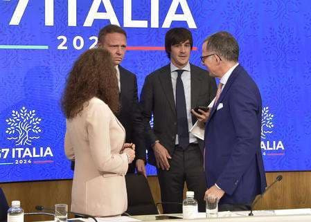 Paolo Signorelli, portavoce di Lollobrigida si autosospende dopo che sono emerse le chat con Diabolik
