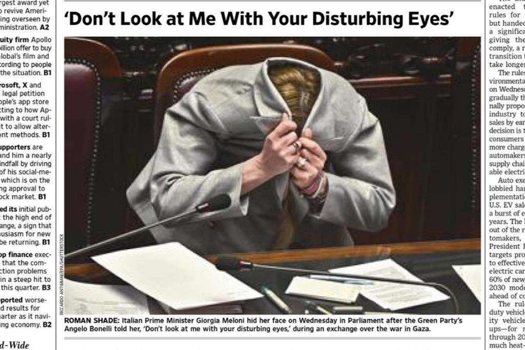 WSJ, l’immagine di Meloni coperta dalla giacca alla Camera diventa la fotonotizia del giornale statunitense