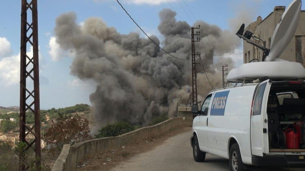 Raid israeliani nel sud del Libano: almeno 274 morti  e 400 feriti. Netanyahu: “Preveniamo le minacce”