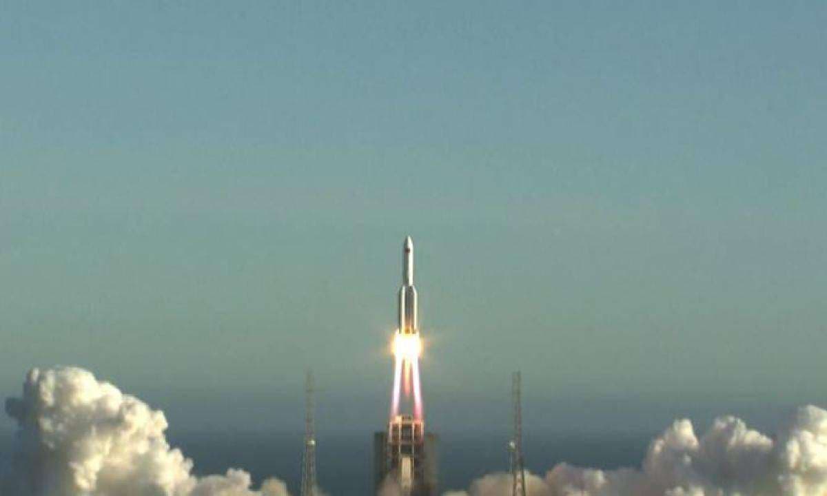 Cina: al via Luna Marcia 9, un razzo in grado di costruire una stazione spaziale sulla luna