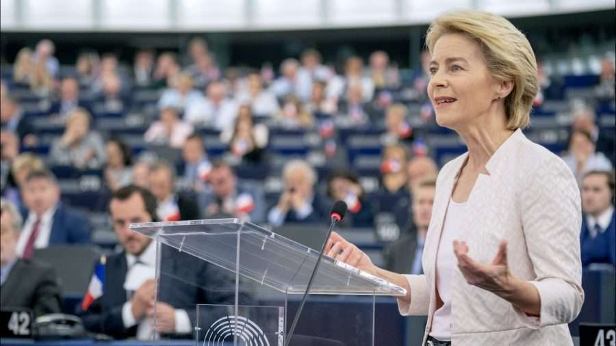 Gas, la Commissione sta elaborando un piano di emergenza europeo. Von der Leyen: “Accelerare sulle rinnovabili”
