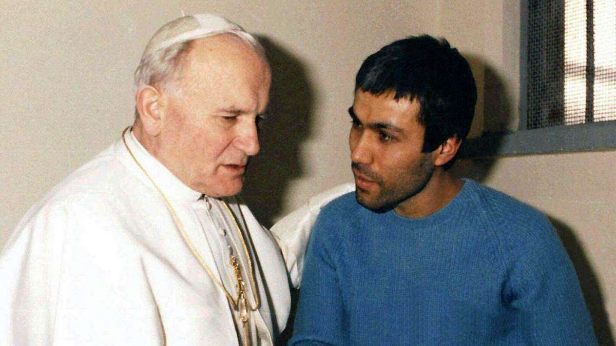 Ali Agca è malato di cancro. Intervistato da Repubblica annuncia “Voglio dire tutta la veritá sul caso Emanuela Orlandi “