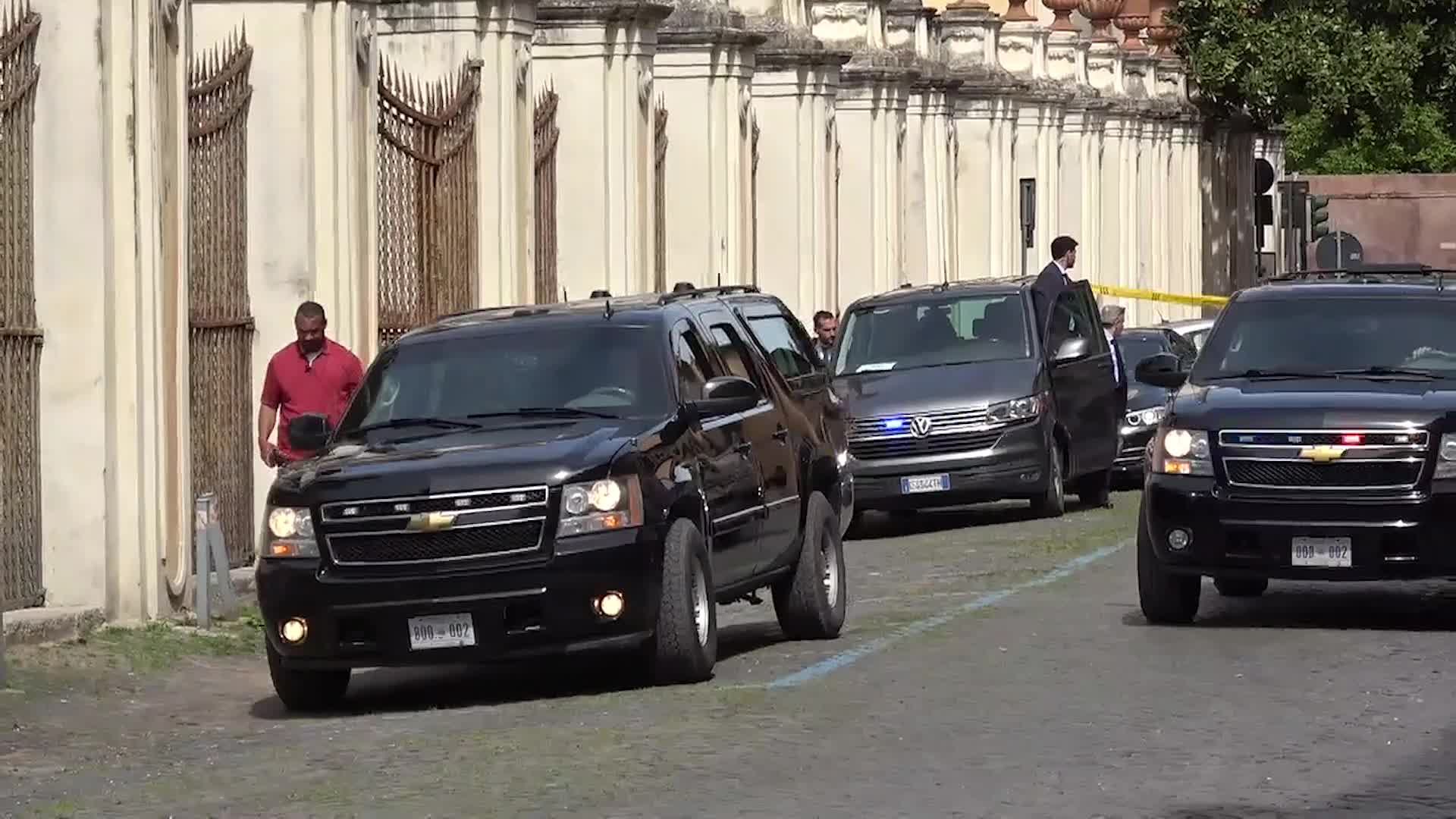 Vance all'Orto Botanico di Roma con la moglie e i figli