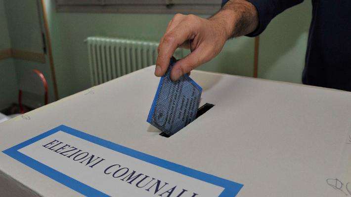 Ballottaggio amministrative 2022: sette sindaci di capoluoghi al centrosinistra e 4 al centrodestra