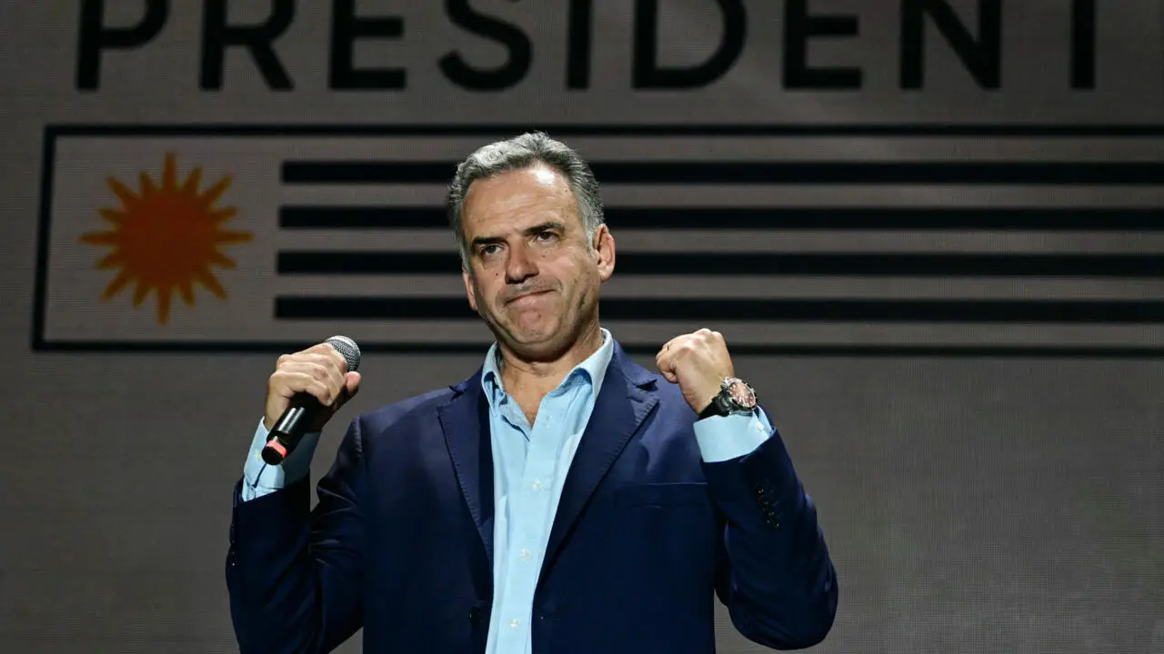 Elezioni Uruguay: ha vinto Yamandù Orsi, candidato del centrosinistra